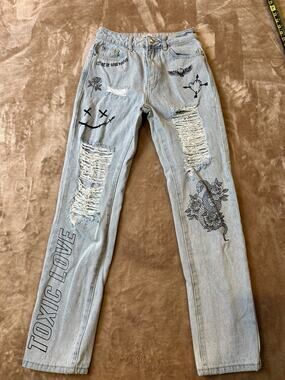Adika Distressed Graphic Straight Leg Jeans Light Wash Women's XS